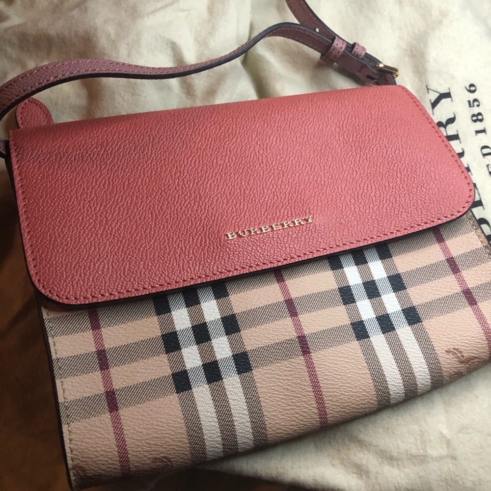 Burberry crossbody clutch NWT !!
